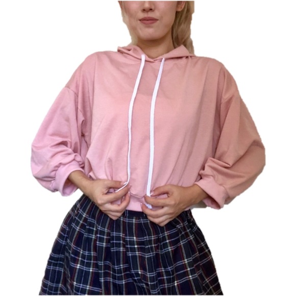 Forever 21 Sweaters - HOT ITEM🎀Pink cropped hoodie salmon